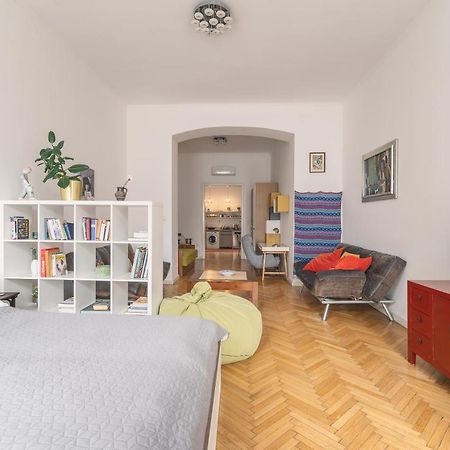 Bright & Spacious Loft With Basilica View Budapest Exterior photo