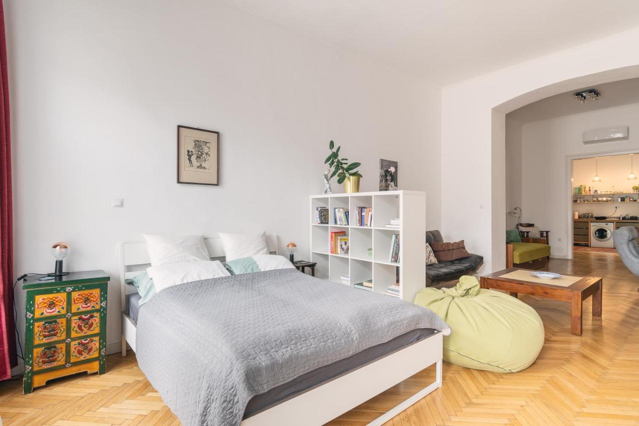 Bright & Spacious Loft With Basilica View Budapest Exterior photo