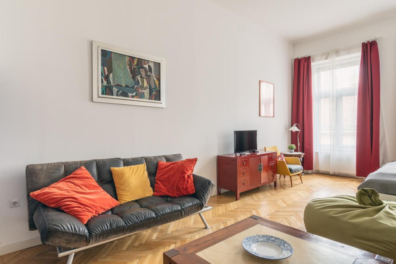 Bright & Spacious Loft With Basilica View Budapest Exterior photo